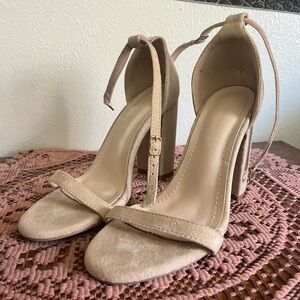 Size 7 women’s heels